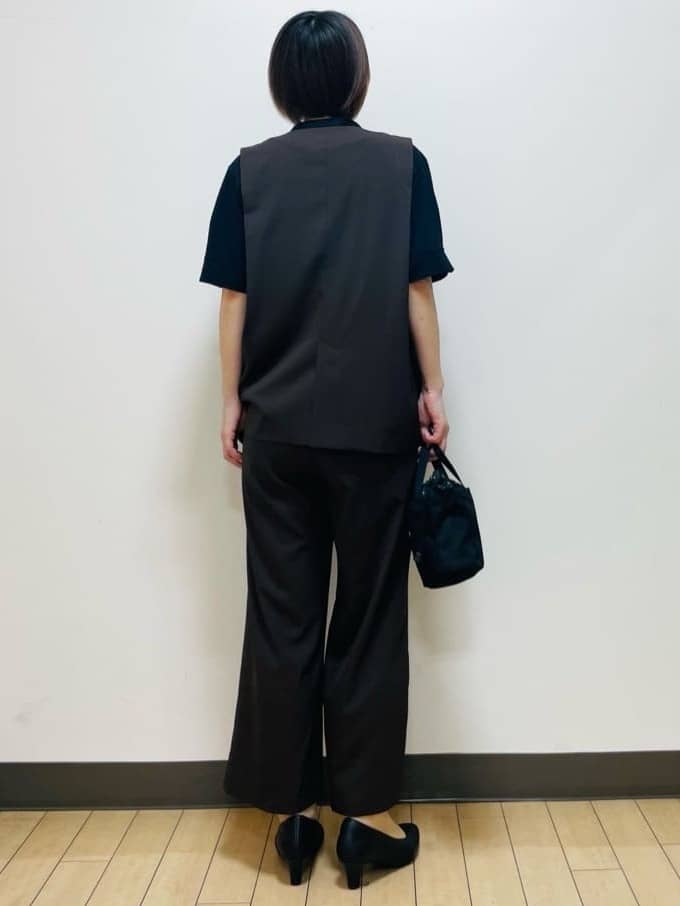 Riiさんの「Reflect｜【ウエスト総ゴム／セットアップ／単品使いOK◎】ベスト＋ストレートパンツセット」を使ったコーディネート