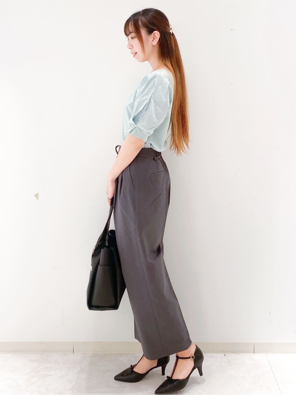yurinaさんの「index｜ストレッチ2タックワイドパンツ【洗濯機洗い可／接触冷感／吸水速乾】」を使ったコーディネート
