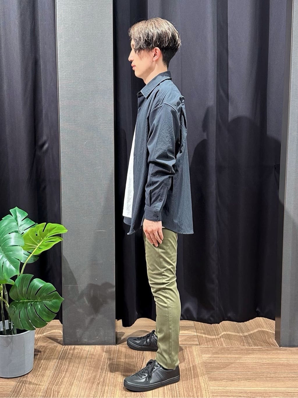 tomoyaさんの「THE SHOP TK｜リンクスジオメトリック長袖Tシャツ【サスティナブル素材使用/洗濯機OK】」を使ったコーディネート