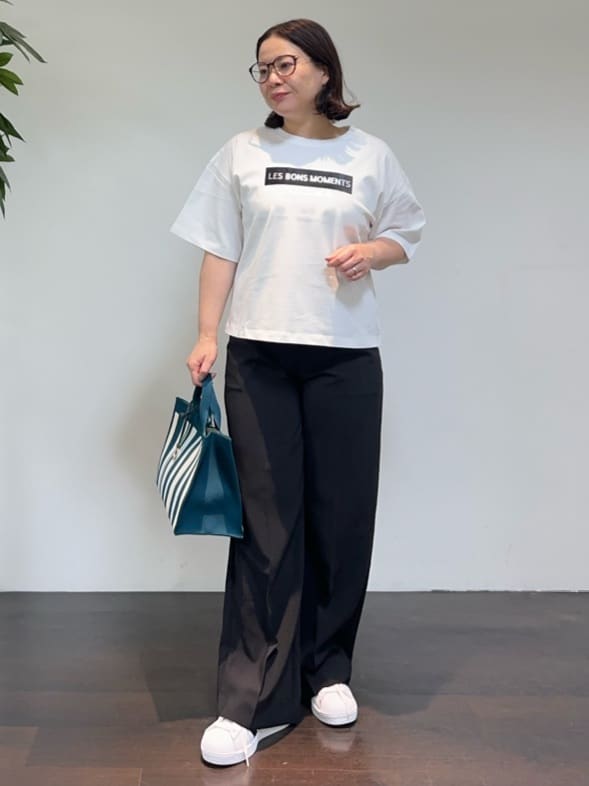 Asamiさんの「UNTITLED｜【コットン100/ゆったり/ショート丈/洗える】ベロアロゴTシャツ」を使ったコーディネート