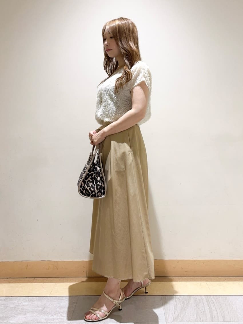 sattoさんの「UNTITLED｜【セットアップ可/洗える】フェザーフレンチスリーブブラウス」を使ったコーディネート