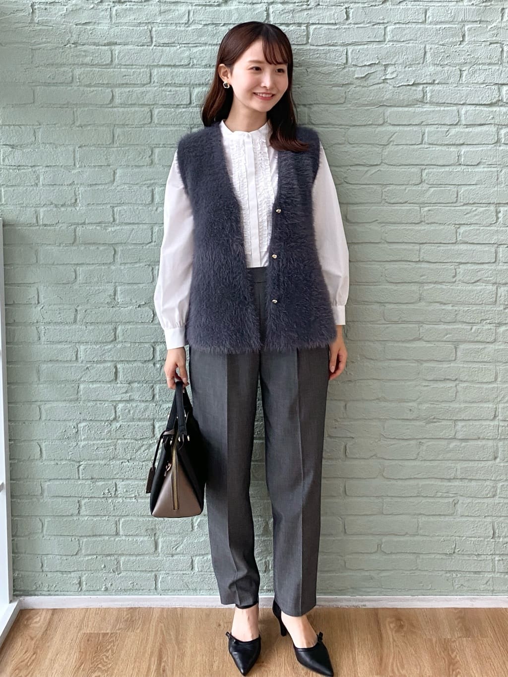 みさかさんの「index｜《andGIRL掲載》フェザーペプラムジレ【洗濯機OK／抗ピル】」を使ったコーディネート