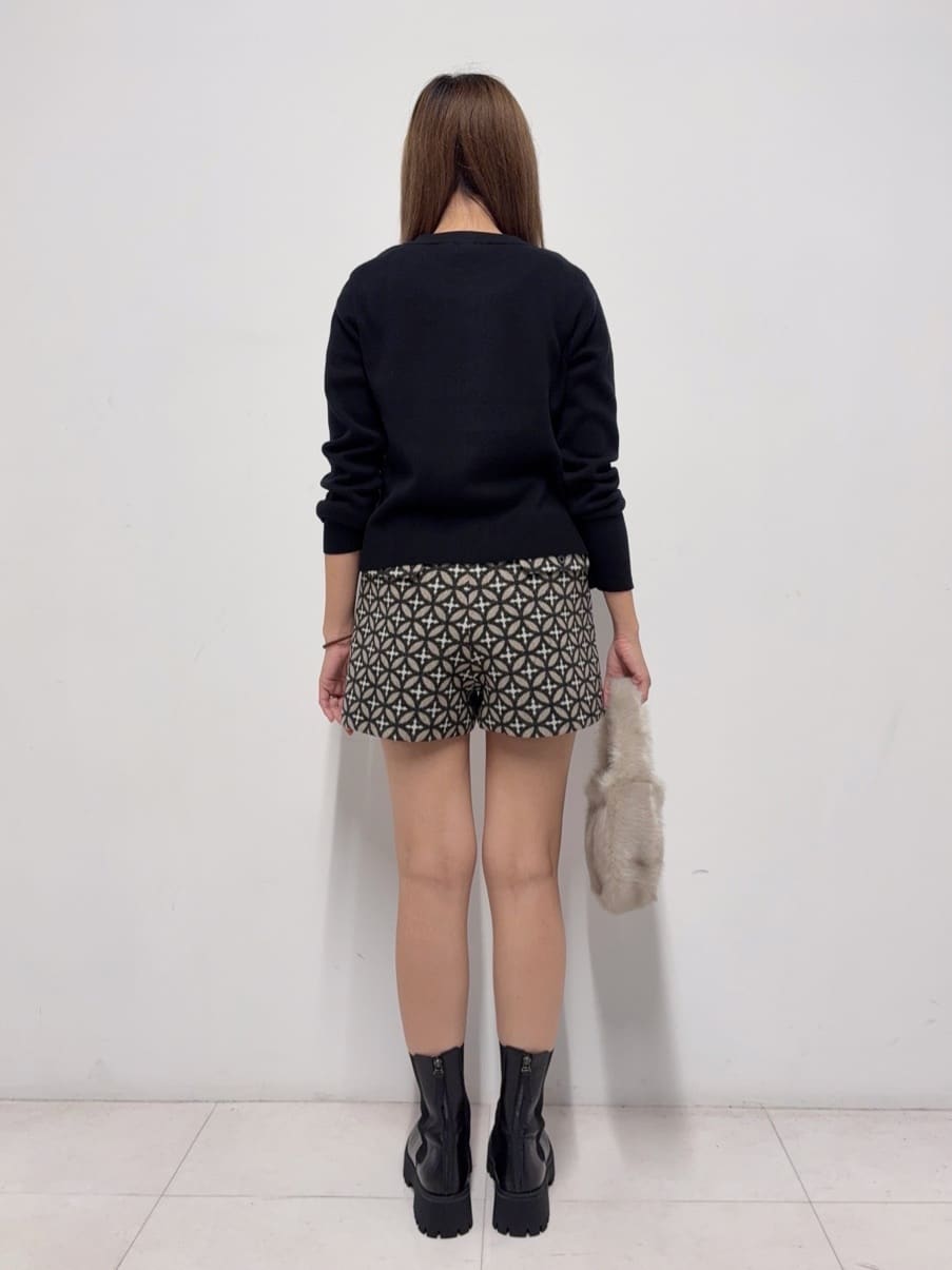 Nishijimaさんの「DRESSTERIOR｜オーバーラップサークルショートパンツ」を使ったコーディネート
