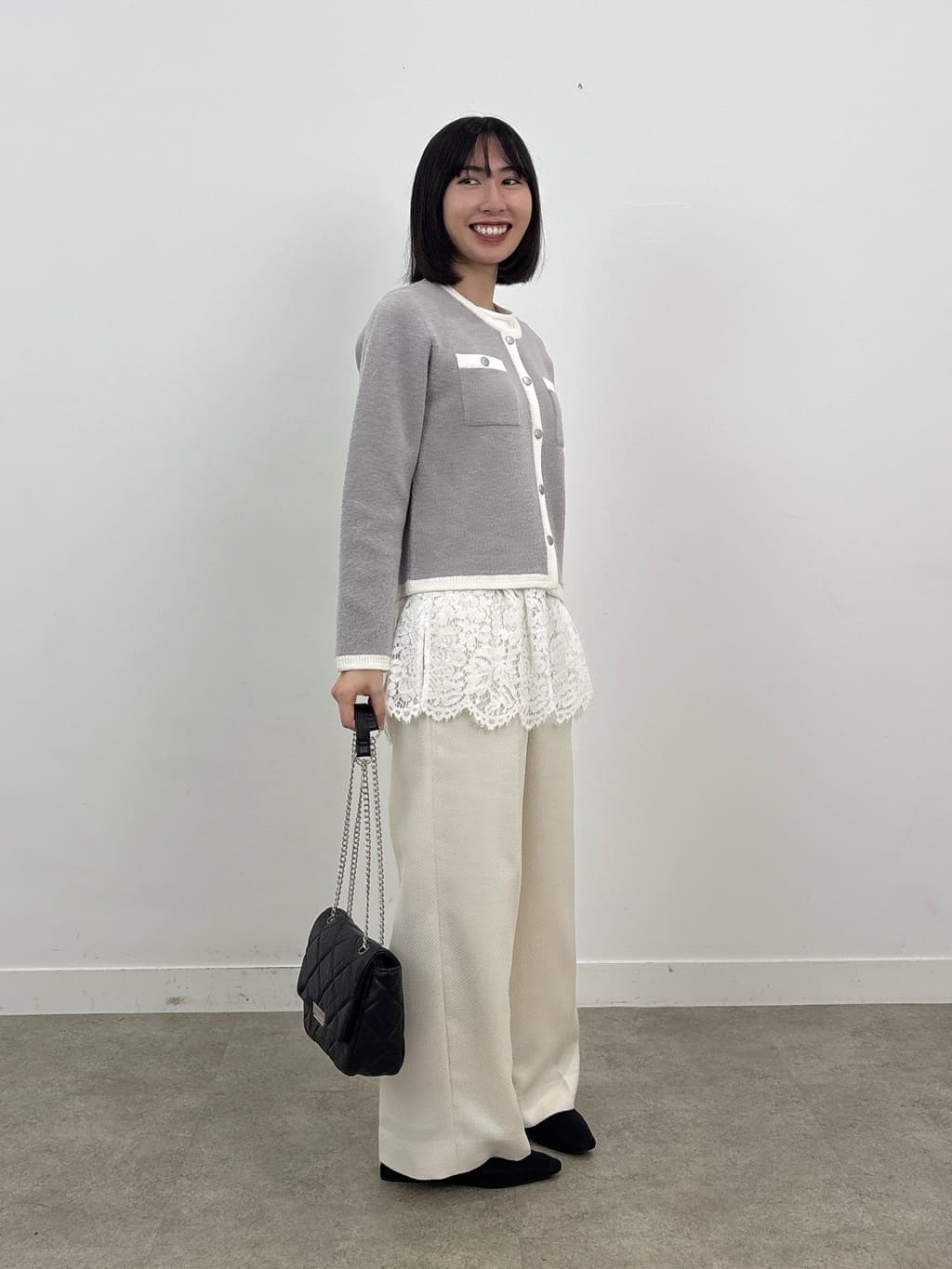 Yoshimiさんの「INDIVI｜【レイヤードにおすすめ】レース切り替えカットソー」を使ったコーディネート