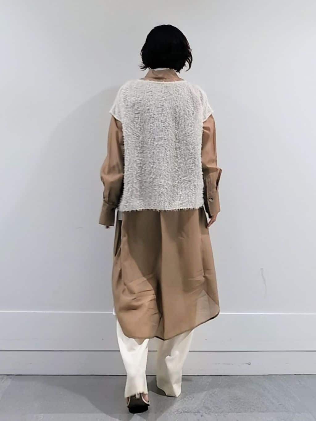 ミズタさんの「UNTITLED｜【セットアップ可/洗える】フェザーフレンチスリーブブラウス」を使ったコーディネート
