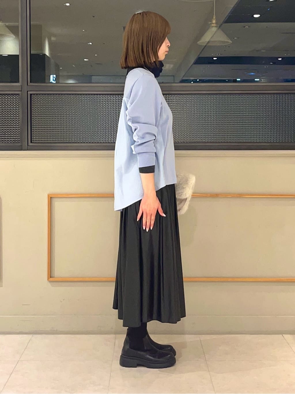 kumiさんの「INDIVI｜レザー調ギャザースカート」を使ったコーディネート