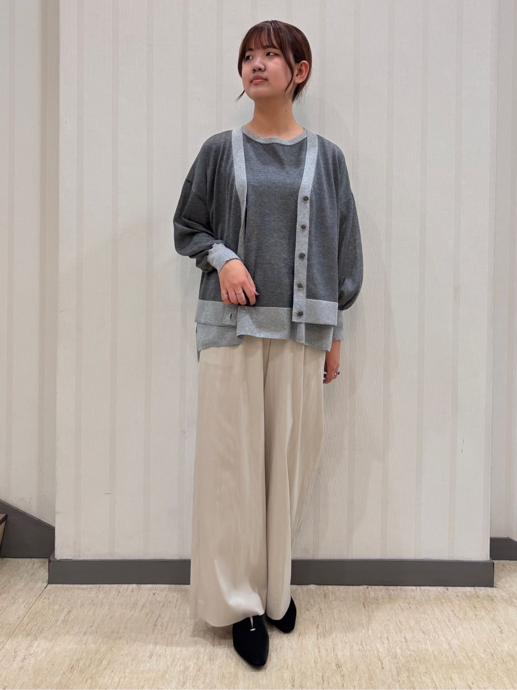 ちひさんの「INDIVI｜【洗える／二の腕カバー】バイカラーラメニット」を使ったコーディネート