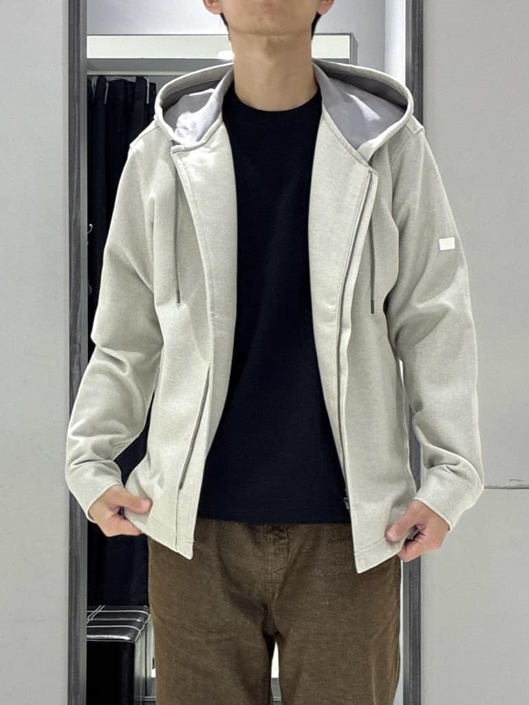 わいずみさんの「TAKEO KIKUCHI｜【JUST ONE LAYER】ダウンファブリックZIPパーカー」を使ったコーディネート
