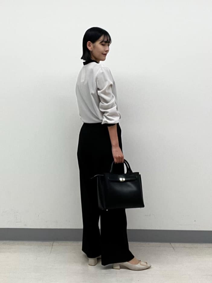 hinanoさんの「INDIVI｜【きれいめ／オフィス／セレモニー】2WAYリボンタイブラウス」を使ったコーディネート