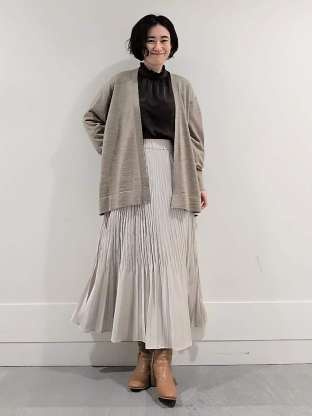 ミズタさんの「UNTITLED｜【アンサンブル可/洗える/ボタンなし】シルクウールカシミヤ 着流しカーディガン」を使ったコーディネート