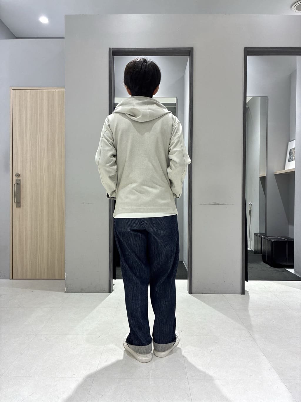 わいずみさんの「TAKEO KIKUCHI｜【JUST ONE LAYER】ダウンファブリックZIPパーカー」を使ったコーディネート