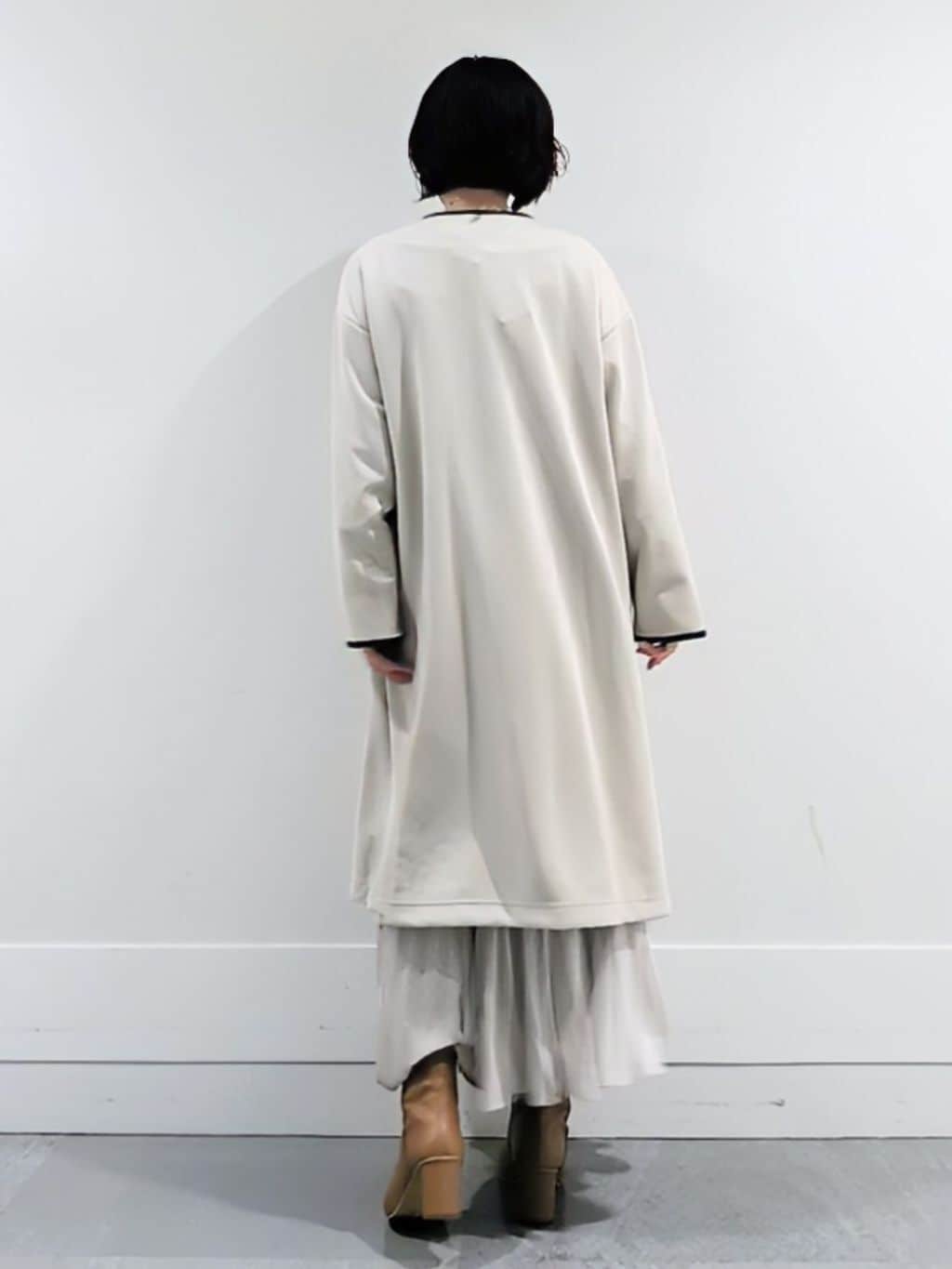 ミズタさんの「UNTITLED｜【洗える/軽羽織り】マシュマロタッチ　スエード調コート」を使ったコーディネート
