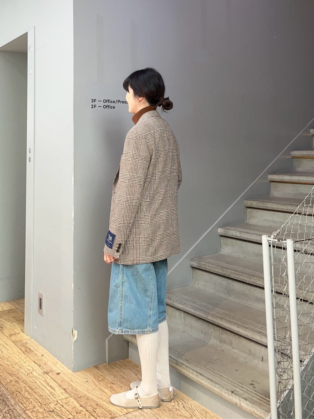 神野（jinno）さんの「TAKEO KIKUCHI｜アンチピリング タートルネック ニット」を使ったコーディネート