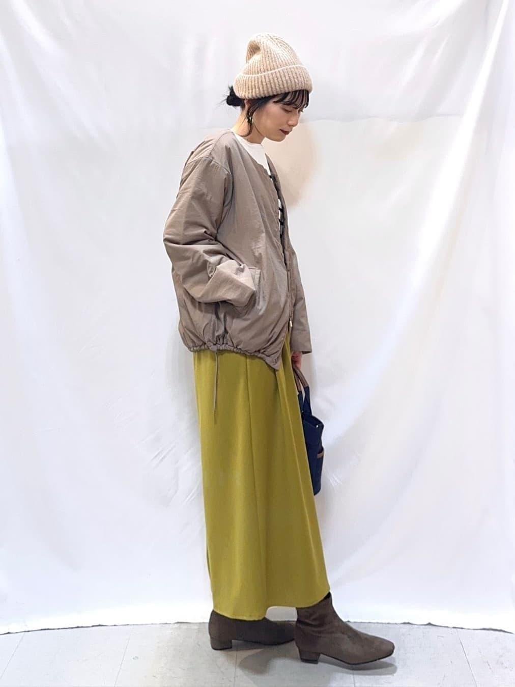 𝐇𝐢𝐫𝐨𝐦𝐢さんの「SHOO･LA･RUE｜【S-LL/2点セット】脚のラインを拾いにくい ベルト付きタックスカーチョパンツ」を使ったコーディネート
