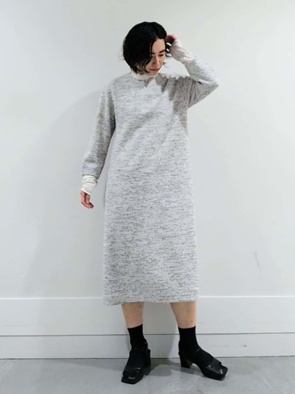 ミズタさんの「UNTITLED｜【洗える/ストレッチ】ツイードジャージワンピース」を使ったコーディネート