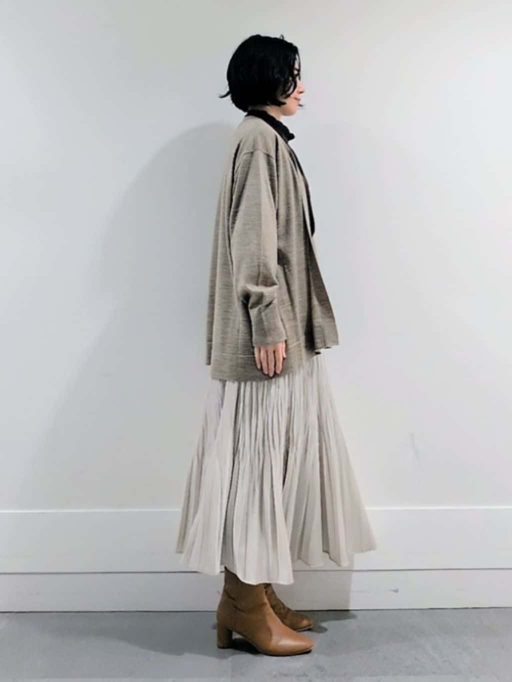 ミズタさんの「UNTITLED｜【アンサンブル可/洗える/ボタンなし】シルクウールカシミヤ 着流しカーディガン」を使ったコーディネート