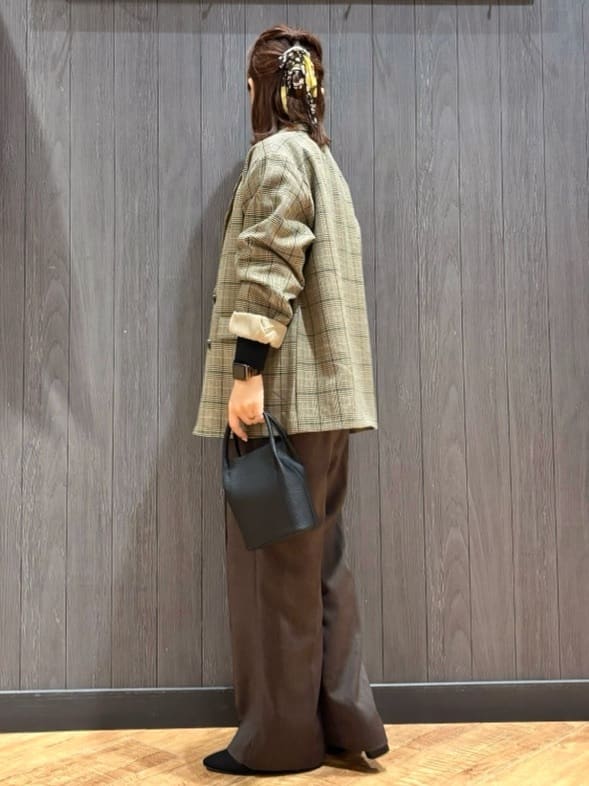 meiさんの「SHOO･LA･RUE｜【洗濯機可/S-LL/高レビュー】上品シルエットで美しい イージーワイドパンツ」を使ったコーディネート