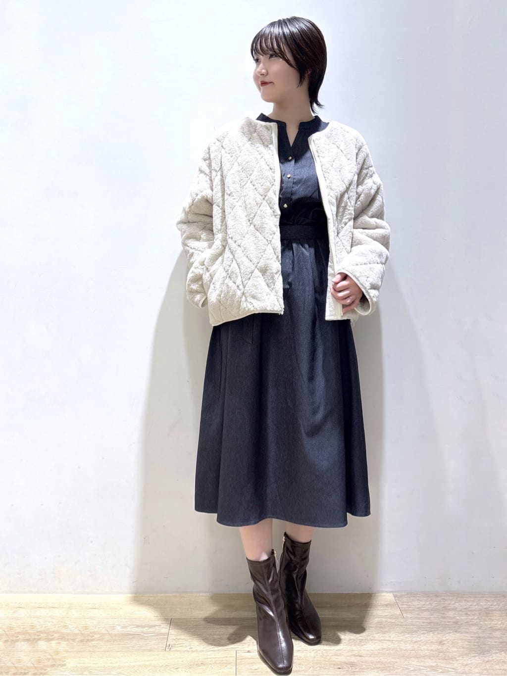 mizukiさんの「index｜シャンブレーツイルドッキングフレアワンピース【洗濯機OK／イージーアイロン】」を使ったコーディネート