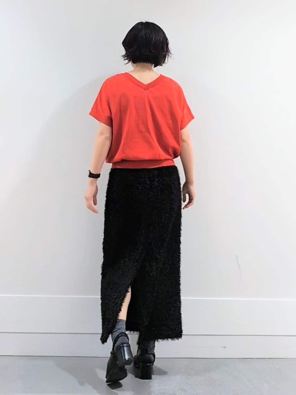 ミズタさんの「UNTITLED｜【洗える/前後2WAY】ネックプルオーバーニット」を使ったコーディネート