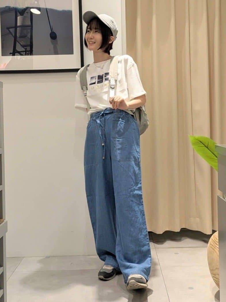 なめさんの「THE SHOP TK｜アソートロゴTシャツ【接触冷感/防シワ/吸水速乾/UVケア/洗濯機OK】」を使ったコーディネート