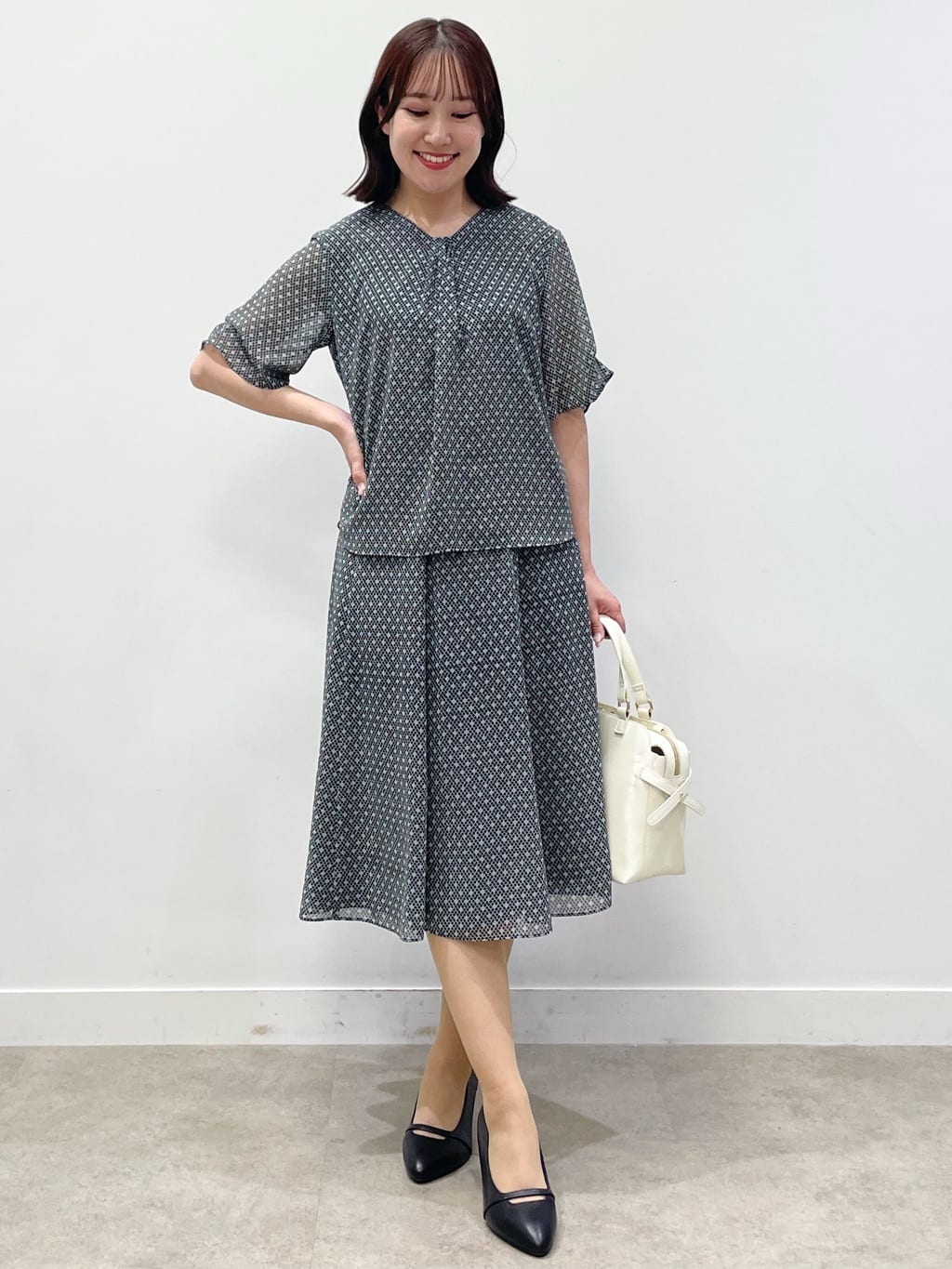 yukariさんの「Reflect｜【マシンウォッシュ可／セットアップ可】コツキ柄プリントブラウス」を使ったコーディネート