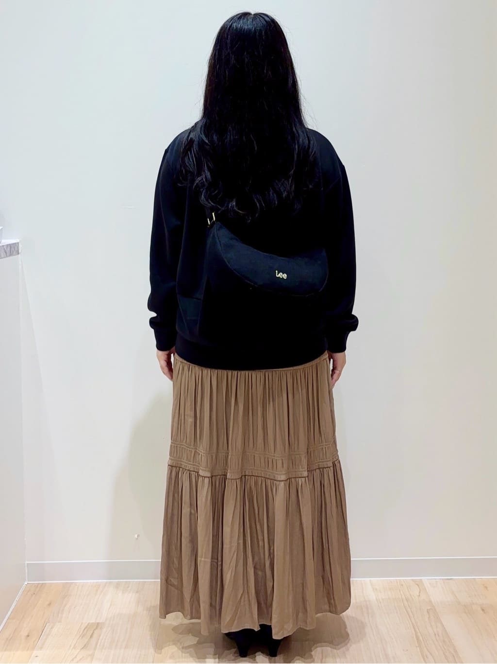 minamiさんの「grove｜ダンボールコクーンシルエットプルオーバー」を使ったコーディネート