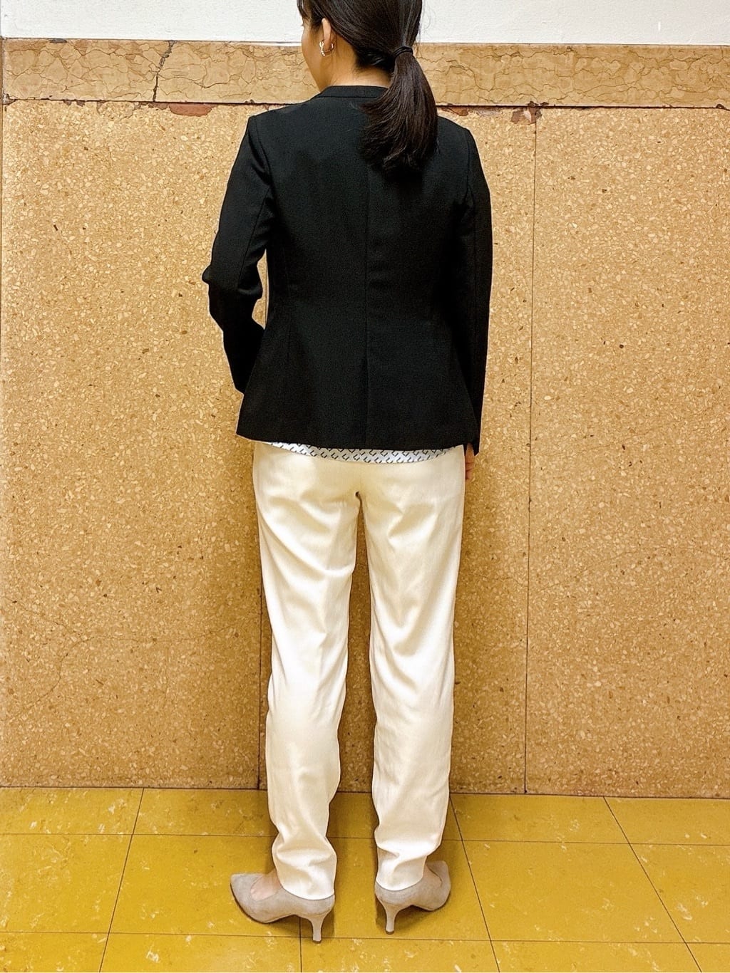 hattoriさんの「INDIVI｜【洗える／UVケア】幾何学柄＆無地ボウタイブラウス」を使ったコーディネート