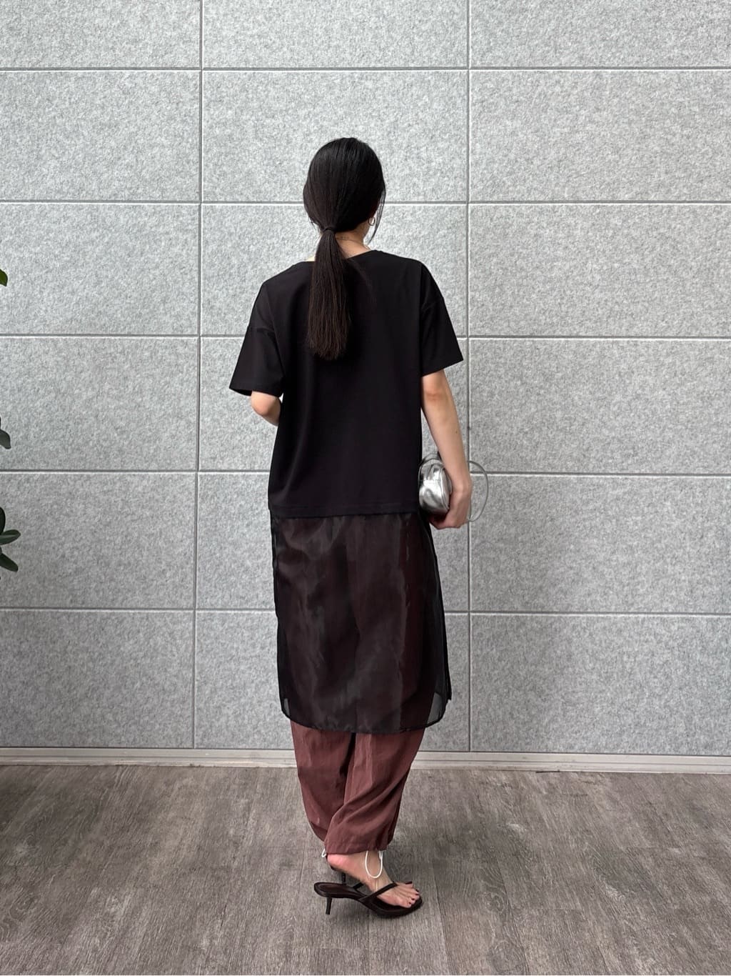 ひなさんの「INDIVI｜シアードッキングTシャツ」を使ったコーディネート