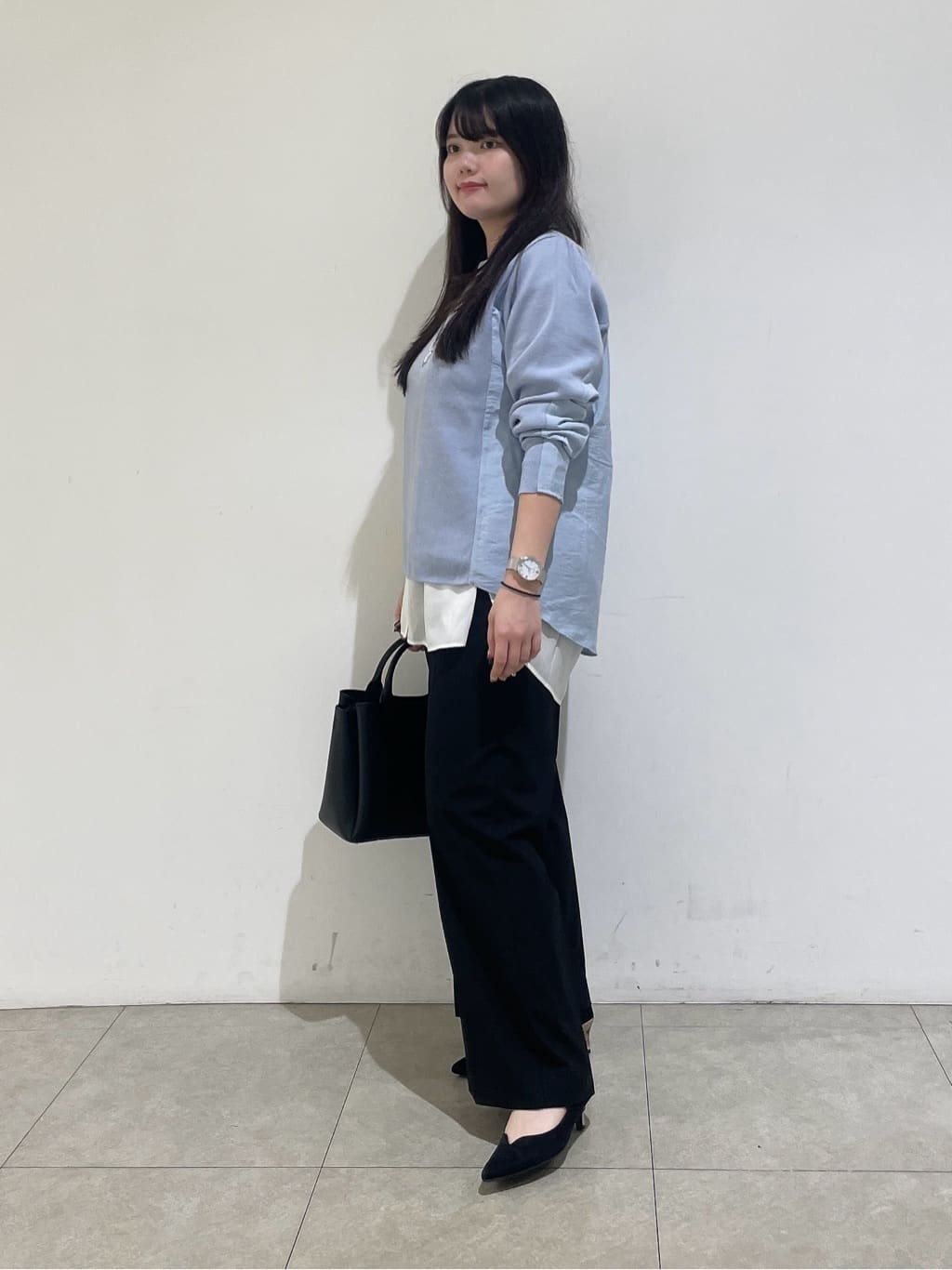 emikaさんの「INDIVI｜【洗える／選べる8色】トーンアップニット」を使ったコーディネート