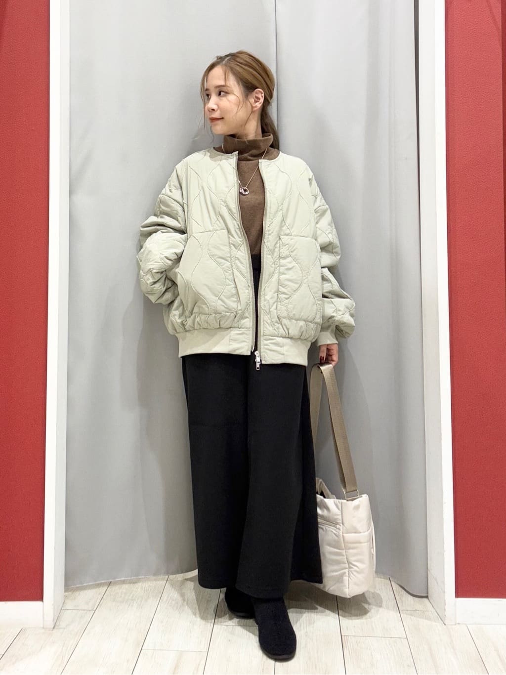 shioさんの「SHOO･LA･RUE｜【洗濯機可】美脚見え あったか圧縮ニット ガウチョパンツ」を使ったコーディネート