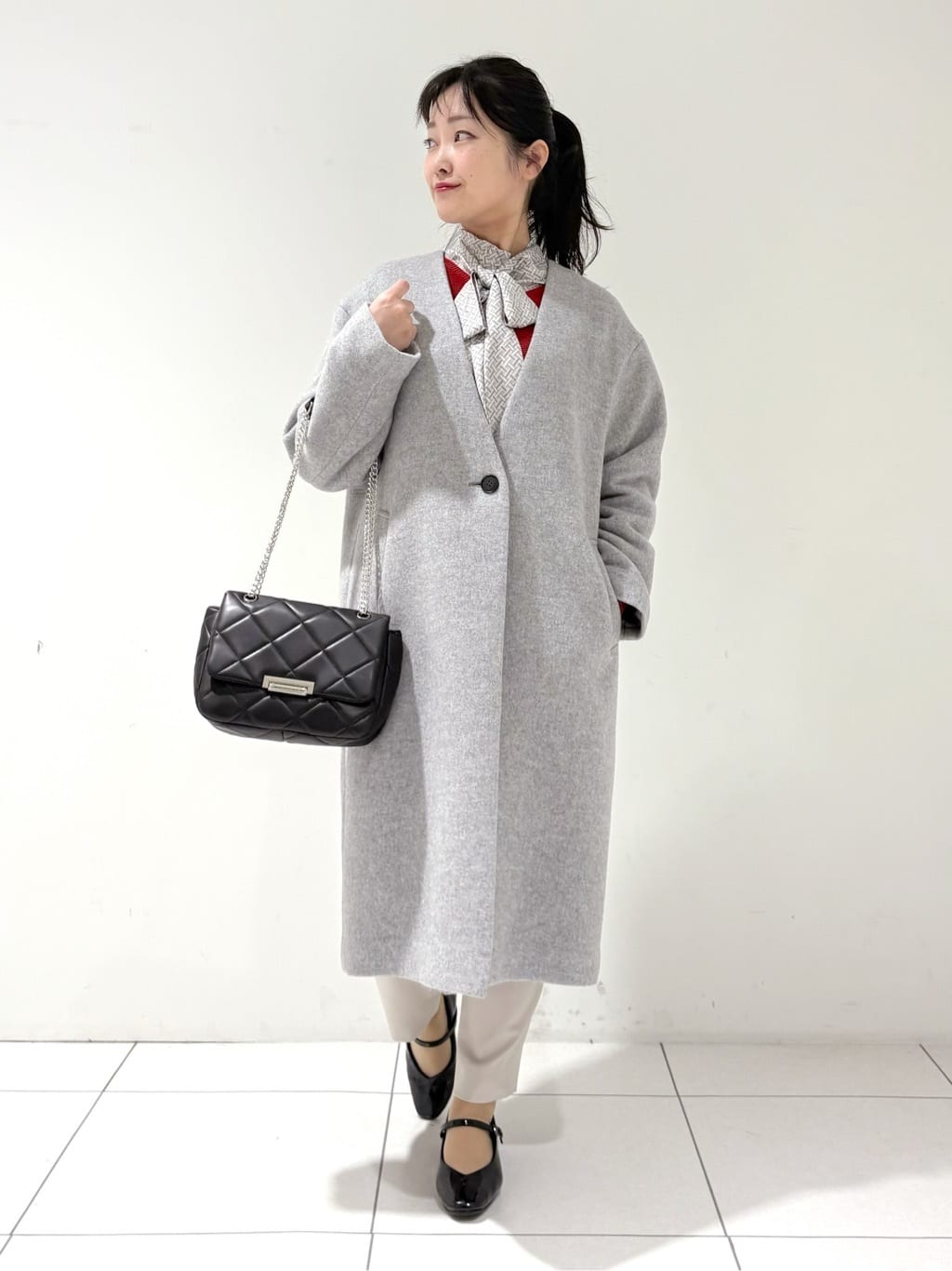 momokoさんの「INDIVI｜【軽量／ウール混】ライトフォルム ロングコート」を使ったコーディネート