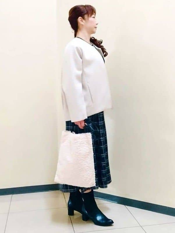 花さんの「Reflect｜【コートインでもすっきり◎】チェック柄ニットドッキングワンピース」を使ったコーディネート