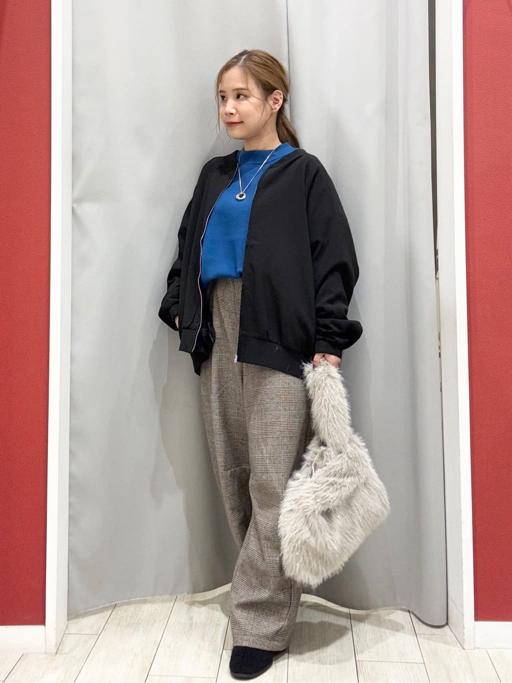 shioさんの「SHOO･LA･RUE｜【あったか】クラシカルなチェック柄 裏起毛カーブパンツ」を使ったコーディネート