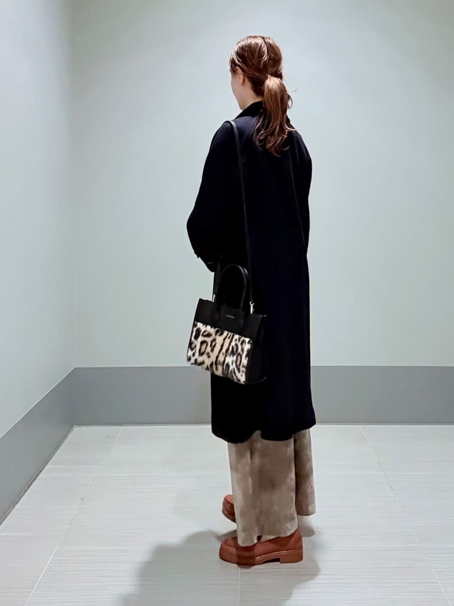Yamaさんの「DRESSTERIOR｜ソフト別珍イージーパンツ」を使ったコーディネート
