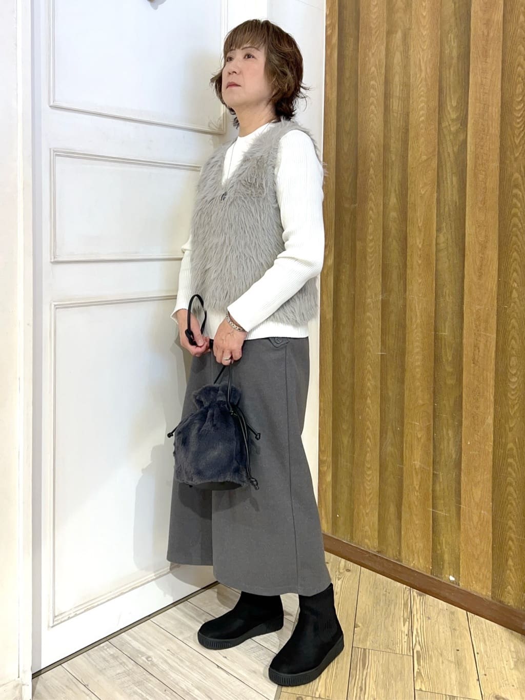 yuriyuriさんの「SHOO･LA･RUE｜【洗濯機可】美脚見え あったか圧縮ニット ガウチョパンツ」を使ったコーディネート