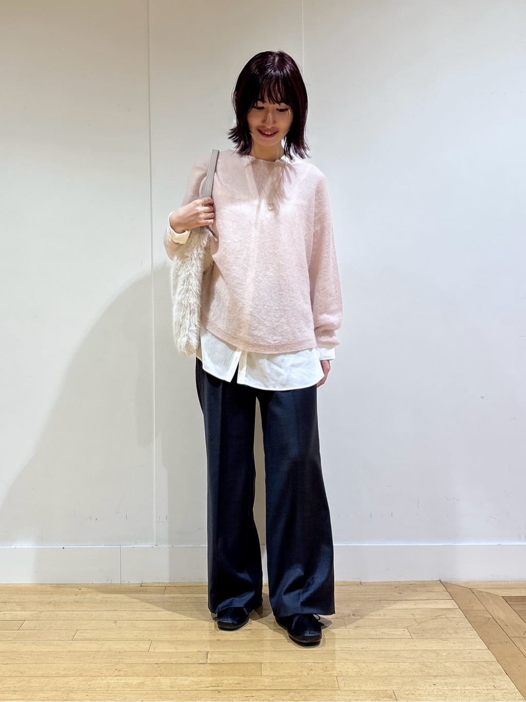 Yoshimiさんの「INDIVI｜【キッドモヘヤ素材】ラウンドヘムニット」を使ったコーディネート