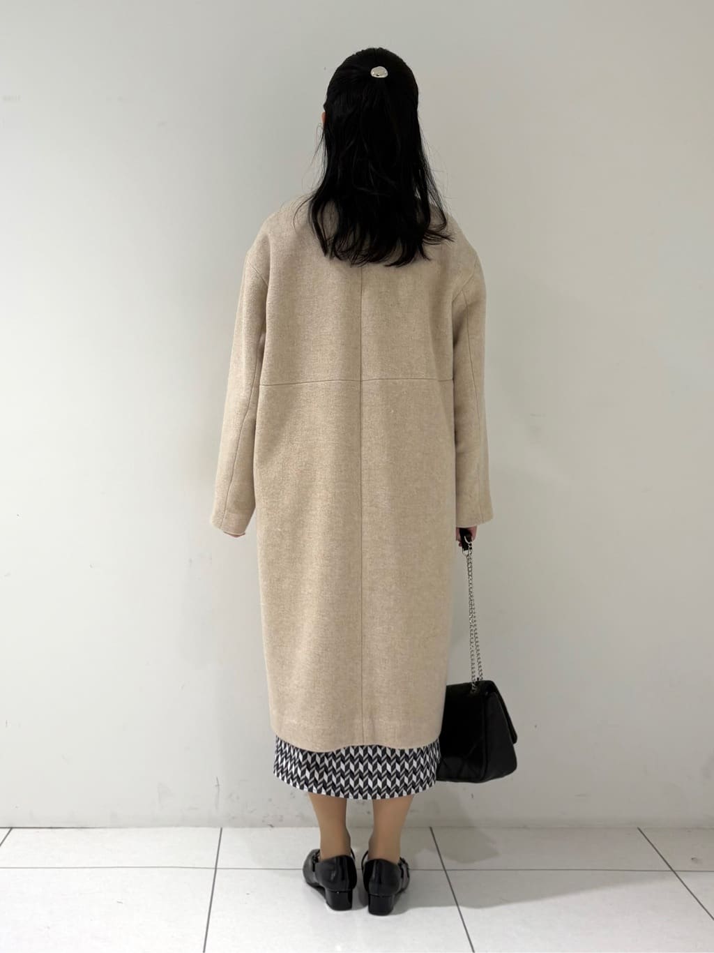 momokoさんの「INDIVI｜【軽量／ウール混】ライトフォルム ロングコート」を使ったコーディネート