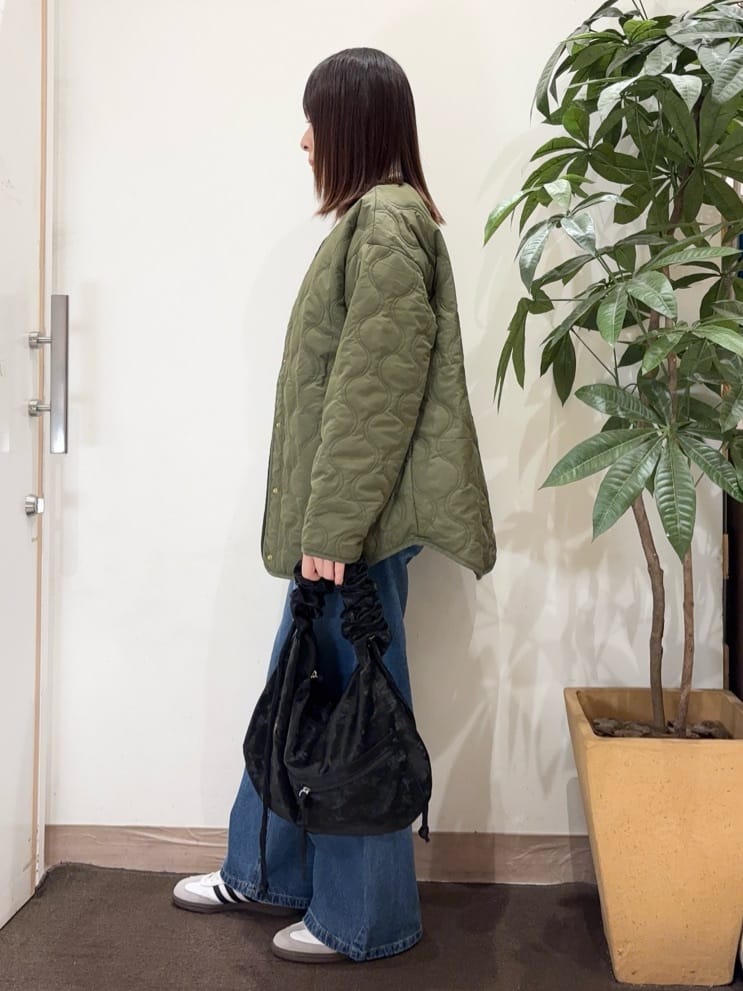 宗形さんの「SHOO･LA･RUE｜【高レビュー/2点セット】着るだけでコーデが決まる フェザーニットベスト&times;リブニット」を使ったコーディネート