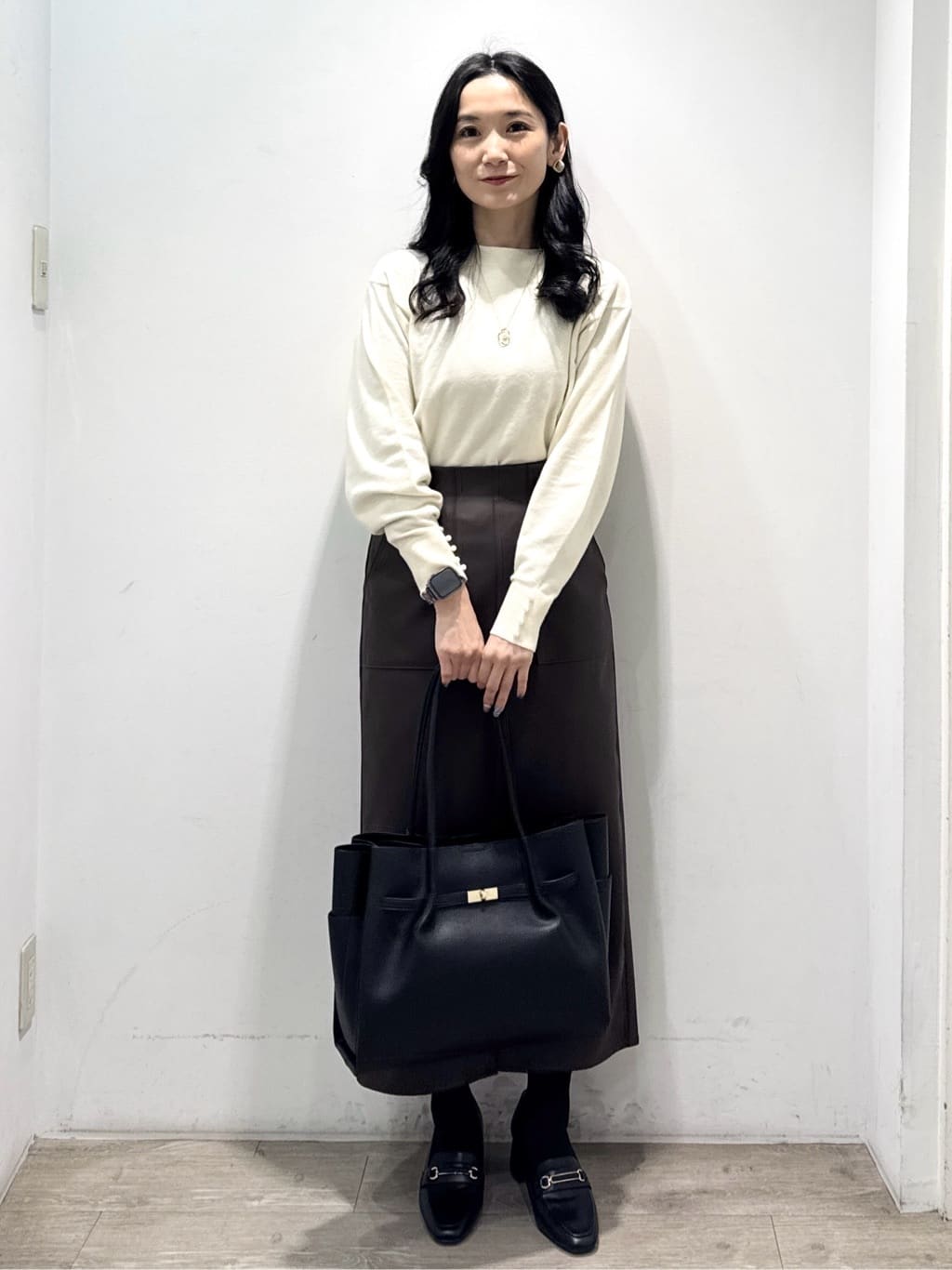 yuicciさんの「OPAQUE.CLIP｜ストレッチダブルポケットタイトスカート【洗える】」を使ったコーディネート