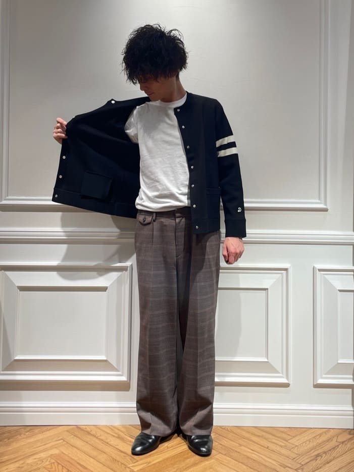 橋本さんの「DRESSTERIOR｜◆ウォッシャブル アームライン ラウンドカーディガン」を使ったコーディネート