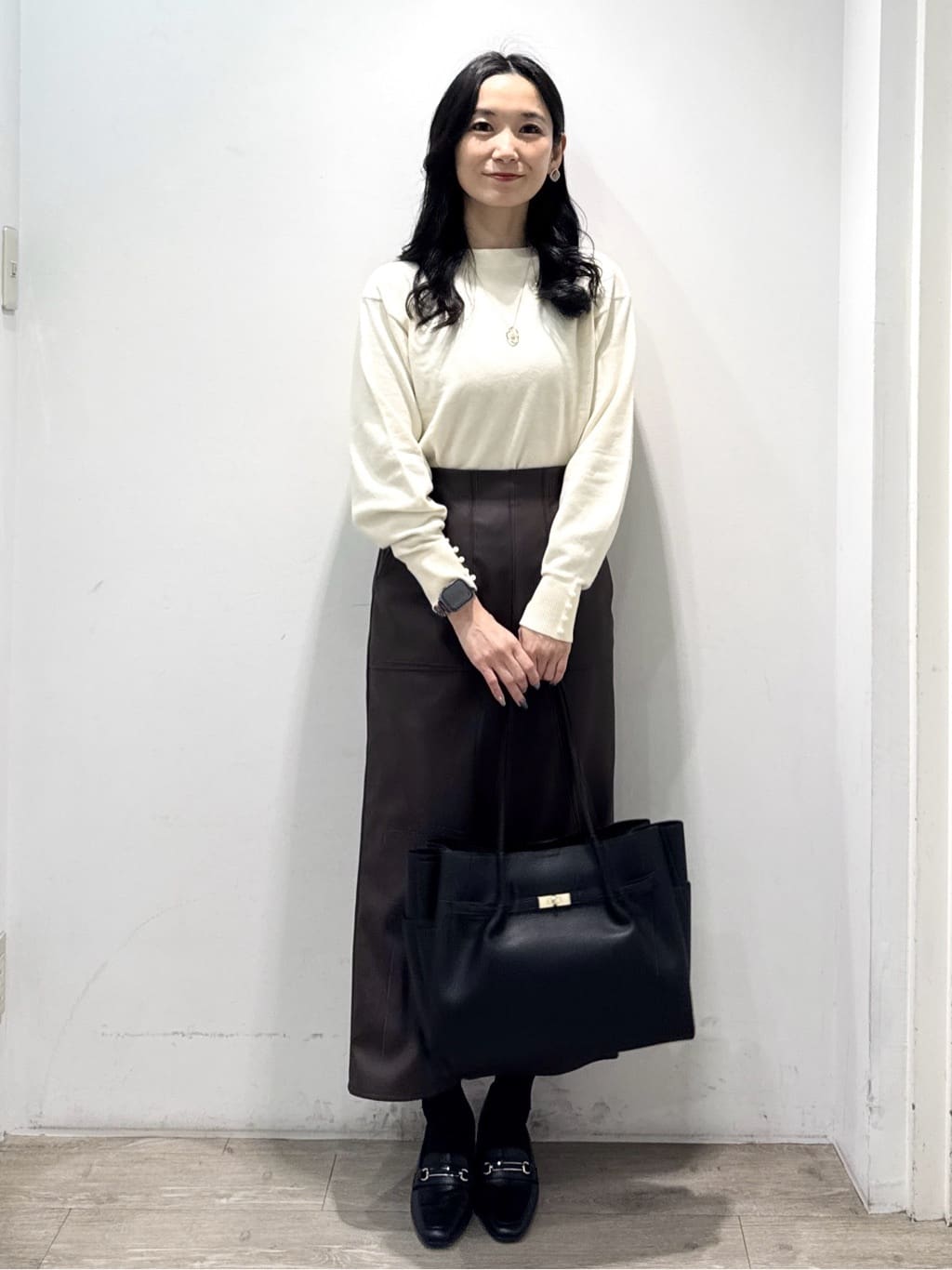yuicciさんの「OPAQUE.CLIP｜ストレッチダブルポケットタイトスカート【洗える】」を使ったコーディネート