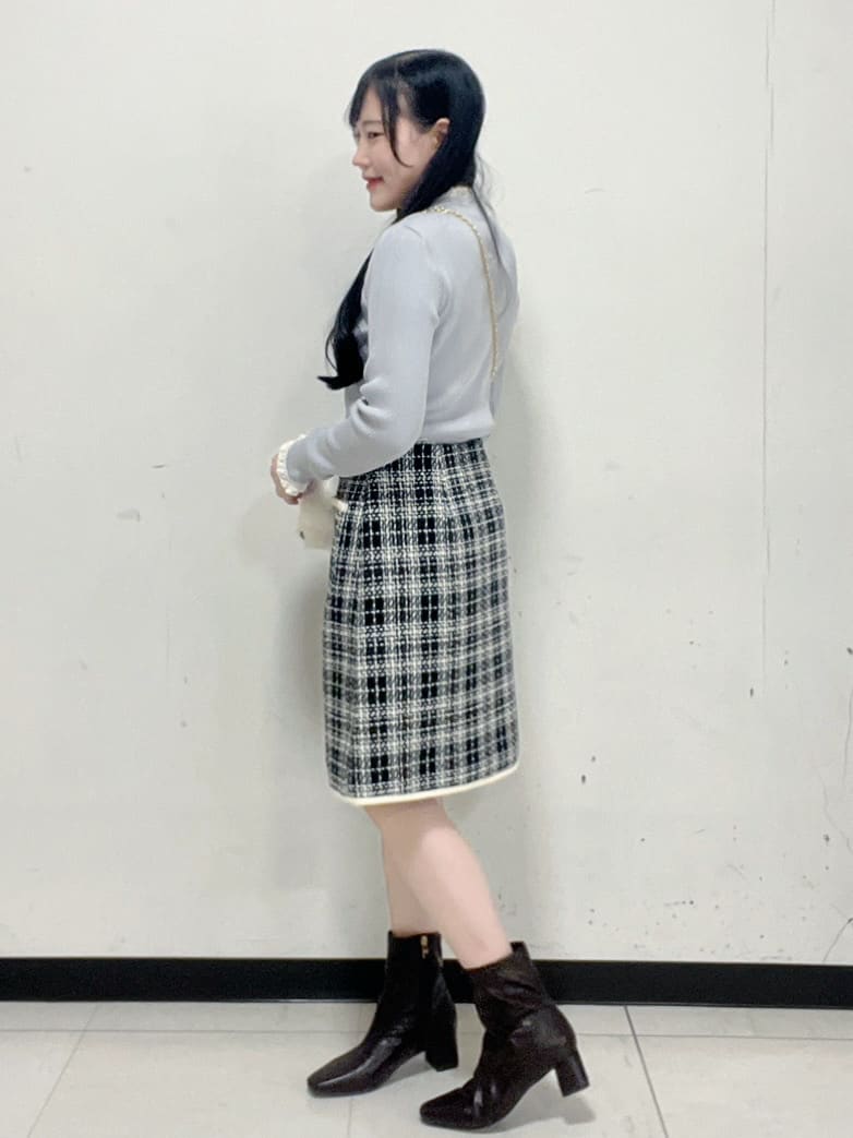 Hitomiさんの「index｜チェックツィードスカート／セットアップ対応【洗える】」を使ったコーディネート