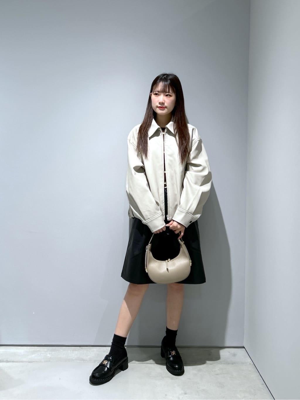 Renoさんの「INDIVI｜【MILLELA FIRENZE】ショルダームーンバッグ」を使ったコーディネート