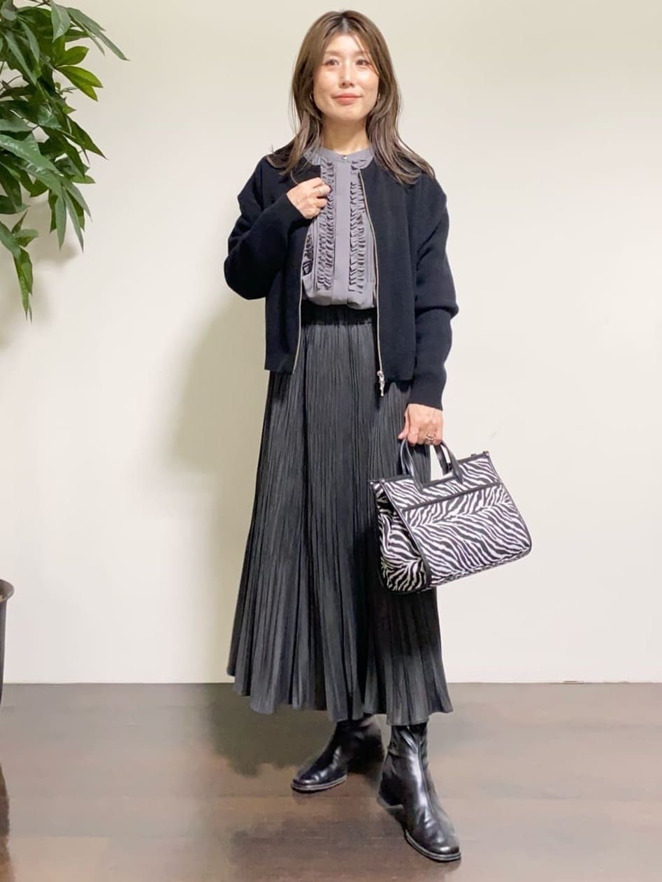 tomoさんの「UNTITLED｜【ゆったりサイズ／着丈短め】ジップニットカーディガン」を使ったコーディネート
