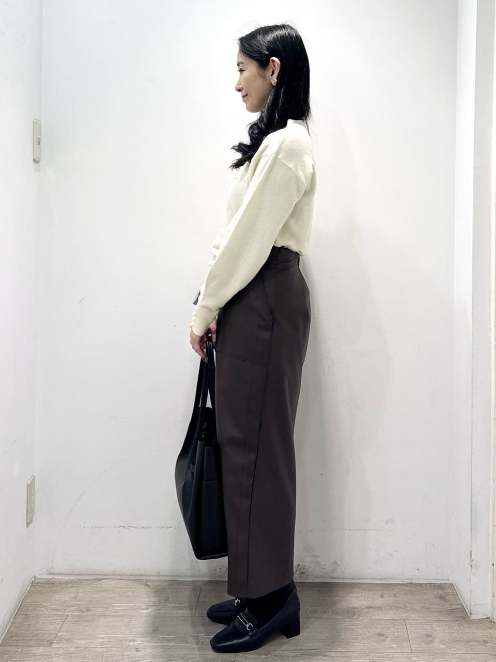 yuicciさんの「OPAQUE.CLIP｜ストレッチダブルポケットタイトスカート【洗える】」を使ったコーディネート