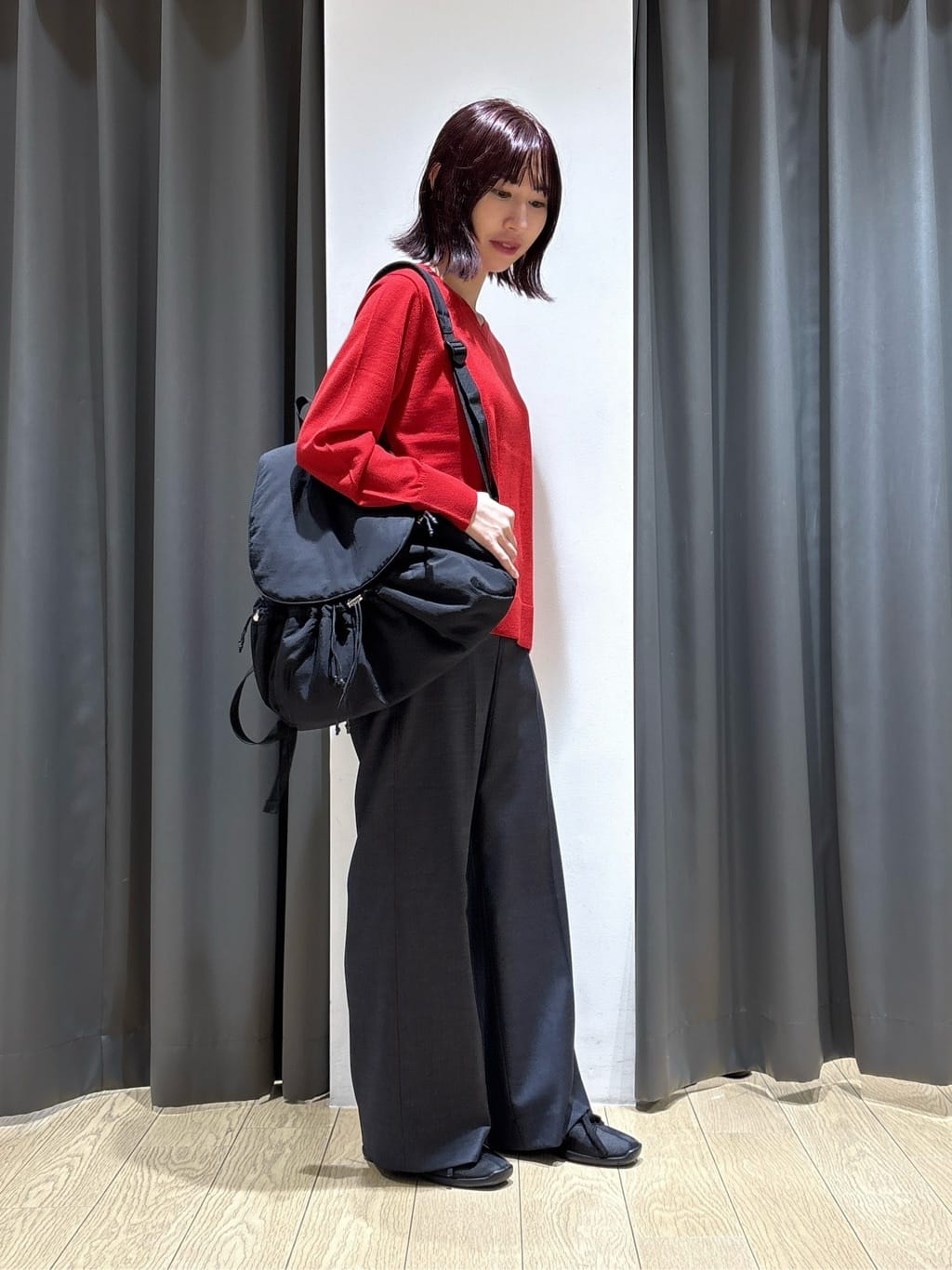 Yoshimiさんの「INDIVI｜【洗える／毛玉になりにくい】エクストラファインウール Vネックニット」を使ったコーディネート