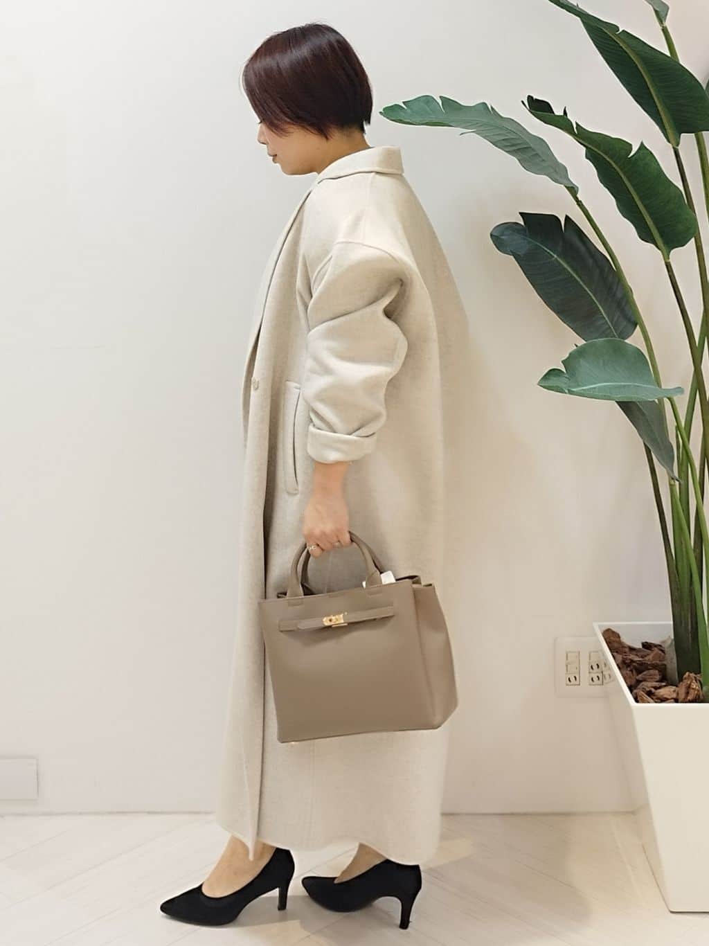 s u g iさんの「UNTITLED｜【ロング丈/軽やか】テーラード　リバーコート」を使ったコーディネート