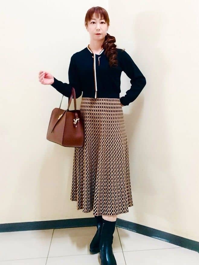 花さんの「Reflect｜【SS-4Lサイズ／衿が顔に当たらない◎】スタンドネックミドルコート」を使ったコーディネート