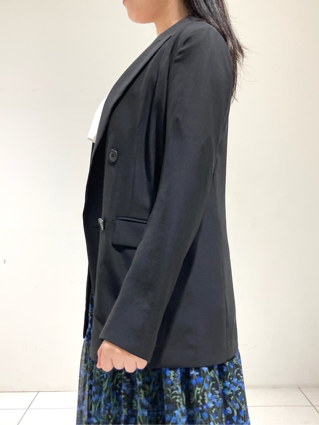 momokoさんの「INDIVI｜【軽く羽織れる！】ダブルジャケット」を使ったコーディネート
