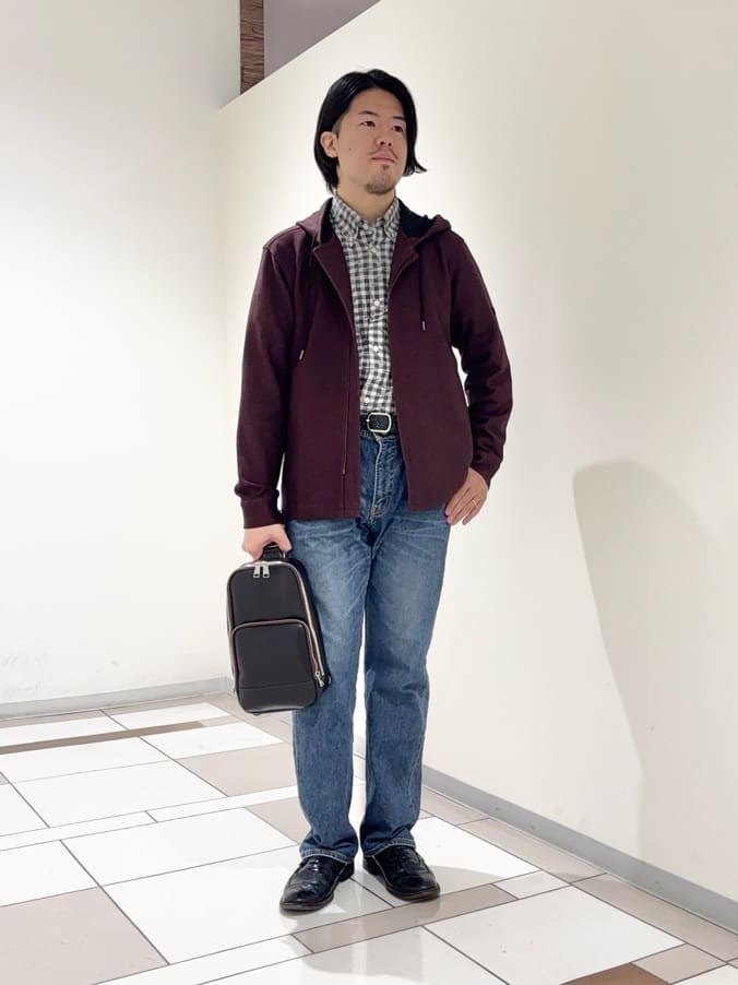 及川さんの「TAKEO KIKUCHI｜【JUST ONE LAYER】ダウンファブリックZIPパーカー」を使ったコーディネート